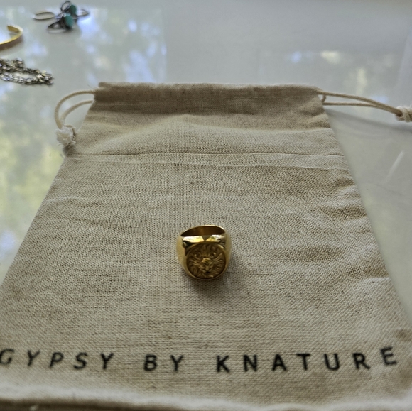 Lion ring size 7 - Picture 2 of 9